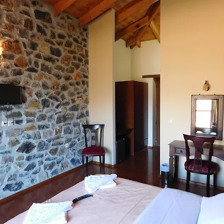 Hotel Akrothea 3*